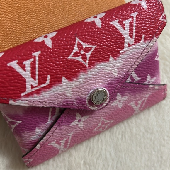 Louis Vuitton Kirigami Small Card Holder - Picture 11 of 13